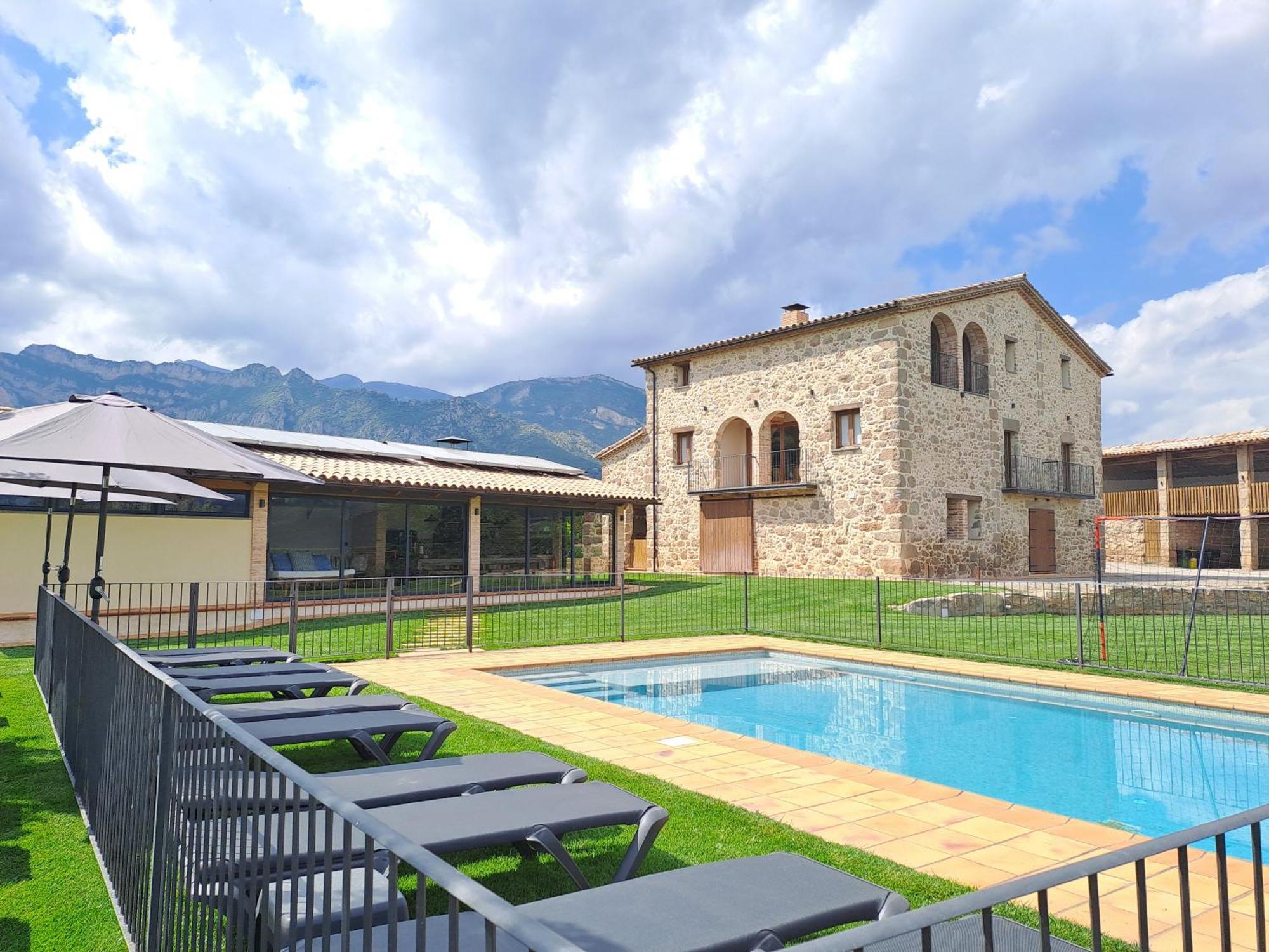 Villa La Creu De La Pinya Berga Exterior foto